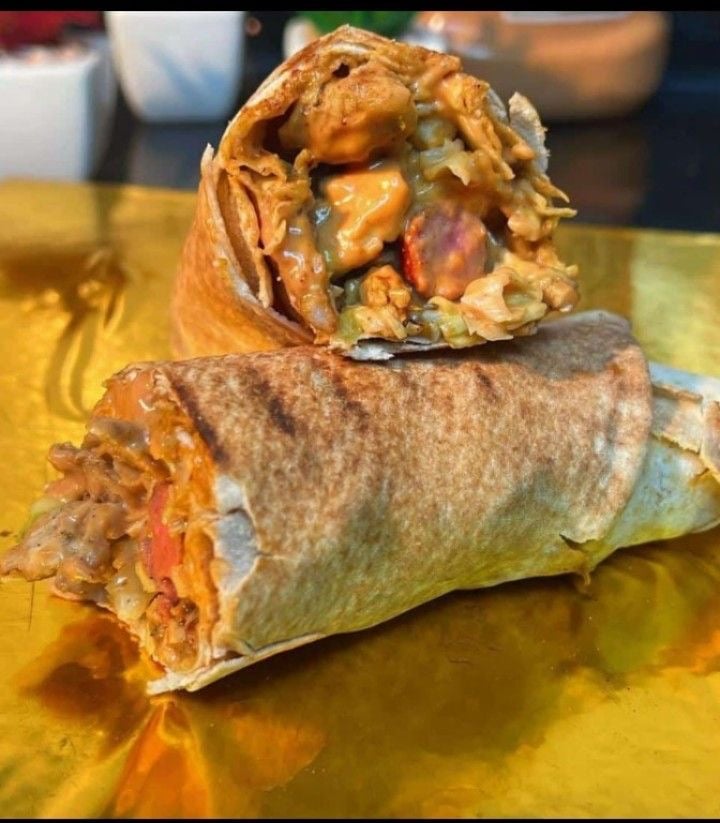 Chicken and meat shawarma with 2 sausage 