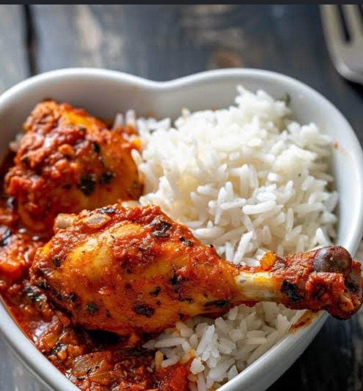 White Rice, Sauce and Chicken Lap