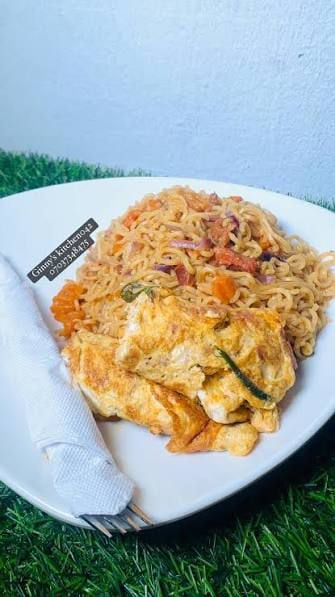 Indomie and fried egg